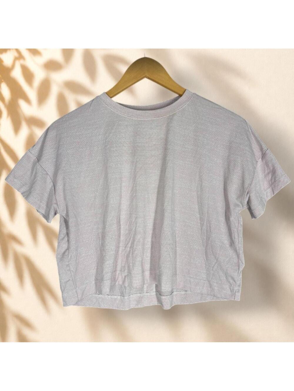All In Motion Top Women S Small Gray Crew Neck Short Sleeve Cropped Casual
